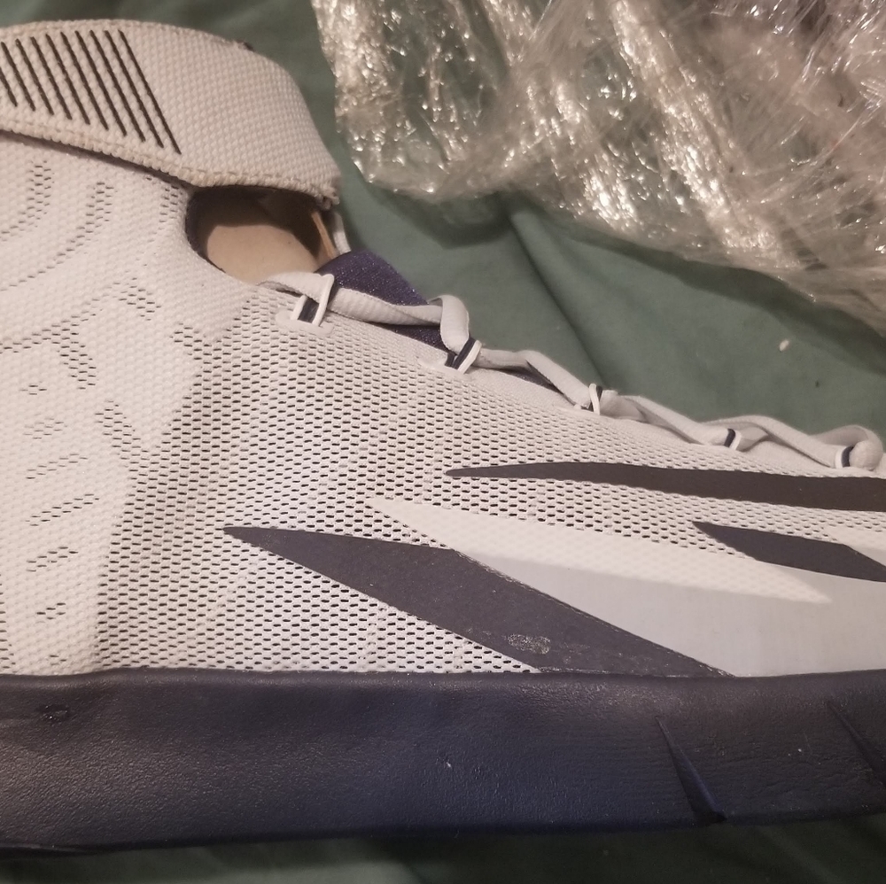 Size 15.5 Men's Nike Kyrie Irving Blue and White